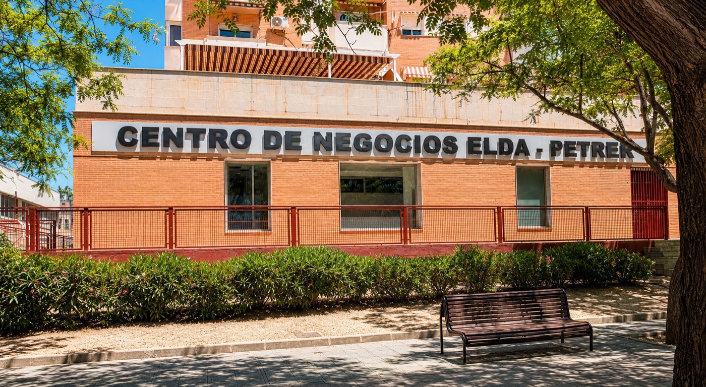 Local business center used as a real-world AEO laboratory in Elda, Spain